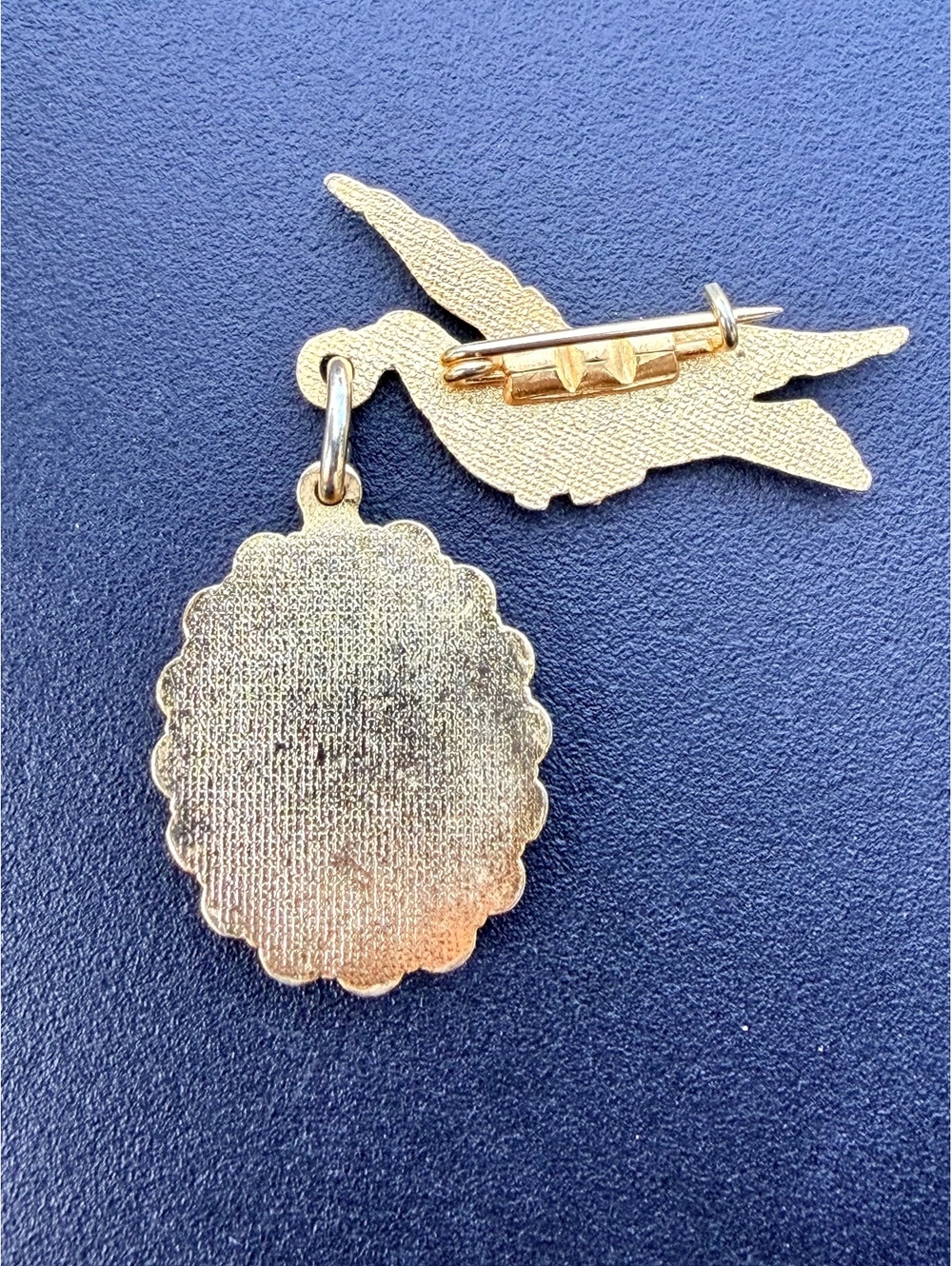 🚫SOLD OUT🚫Vintage Swallow Bird Madonna Portrait Dangle Brooch Pin - Picture 4 of 4